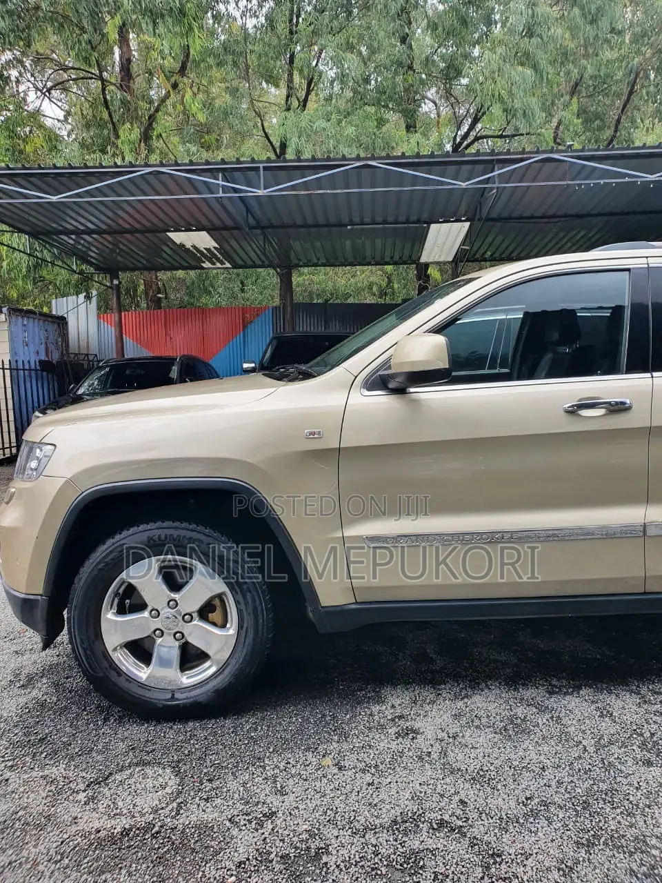 Jeep Grand Cherokee Limited 4x4 2011 Gold