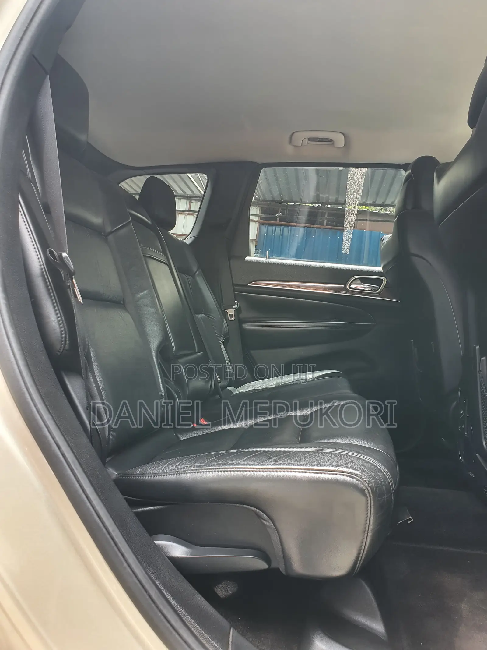 Jeep Grand Cherokee Limited 4x4 2011 Gold