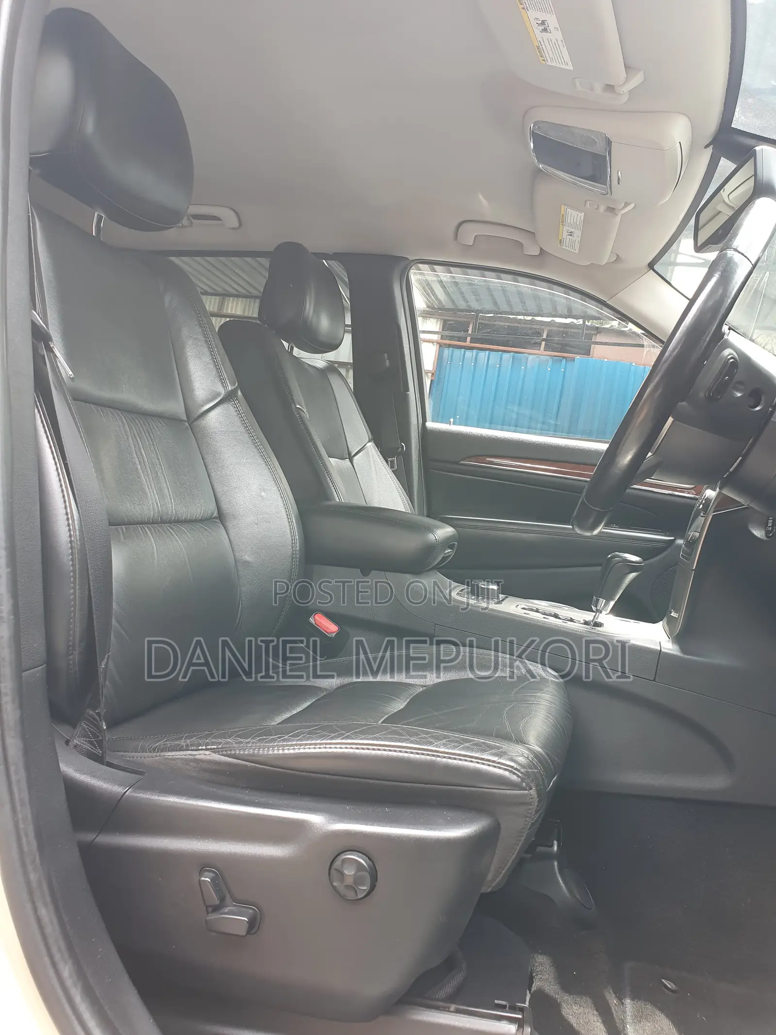 Jeep Grand Cherokee Limited 4x4 2011 Gold
