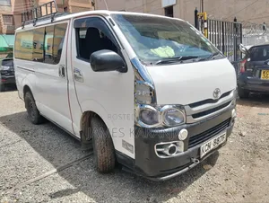 Toyota HiAce 2010 White