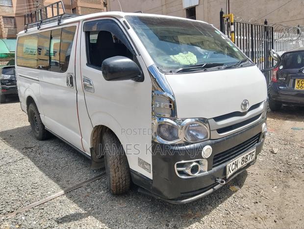 Toyota HiAce 2010 White - thumbnail 2