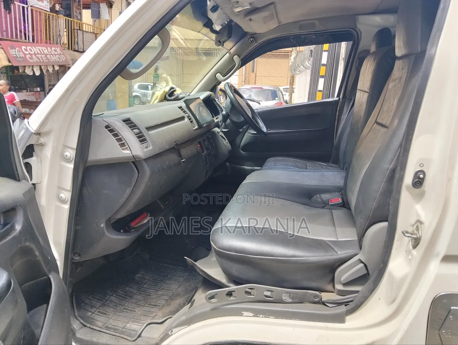 Toyota HiAce 2010 White