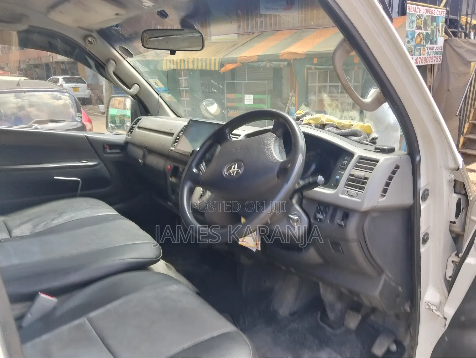 Toyota HiAce 2010 White
