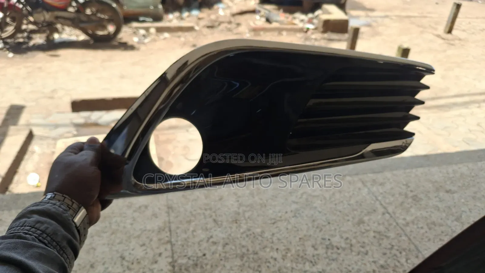 Auris Fog Light Cover 2018