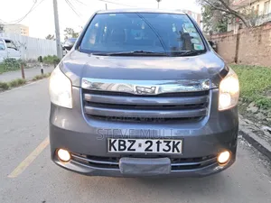 Toyota Noah 2.0 158hp FWD (8 Seater) 2008 Gray