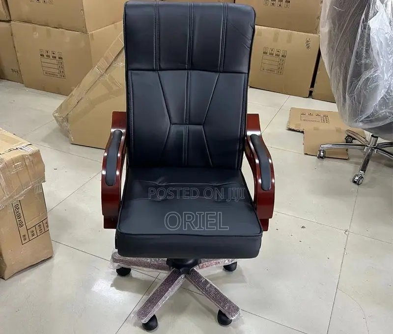 Office Chair :Leather Executive High-Back Chair for Executive Offices