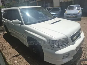 Subaru Forester 2000 White