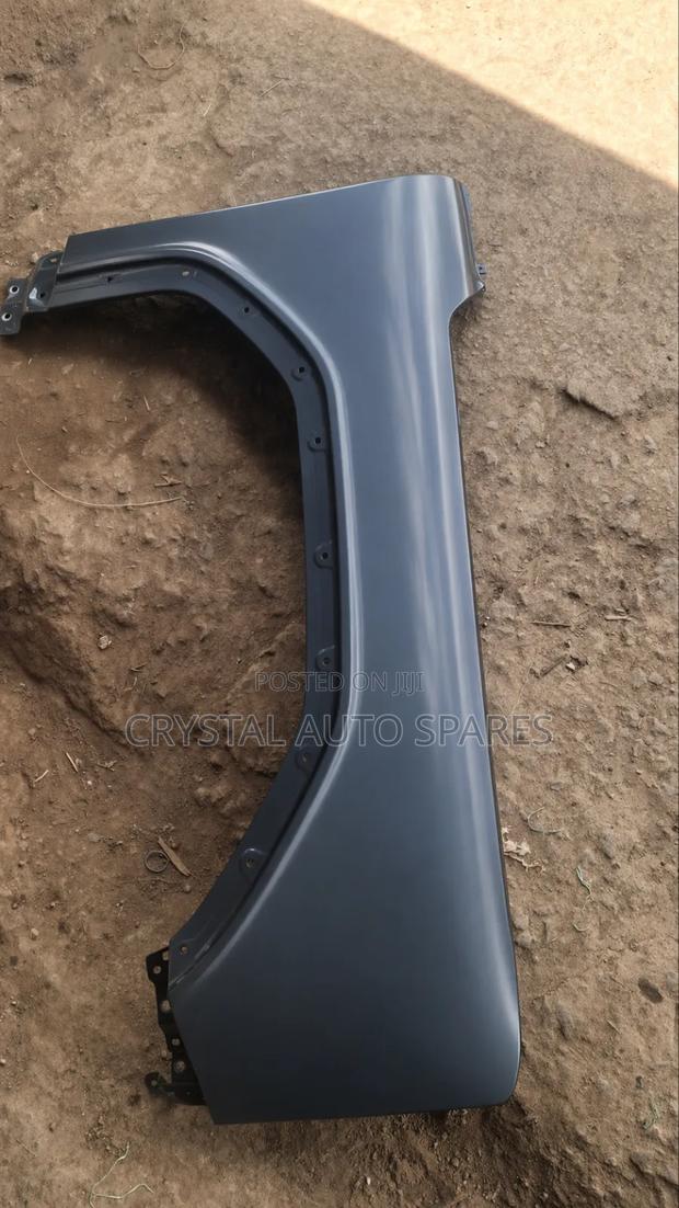 Prado 250 Wing/ Fender