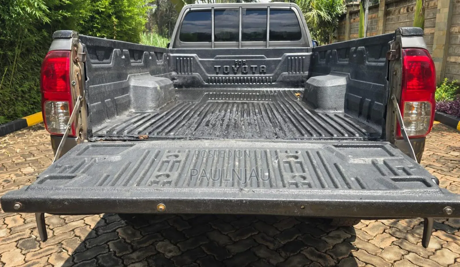 Toyota Hilux 2020 Gold