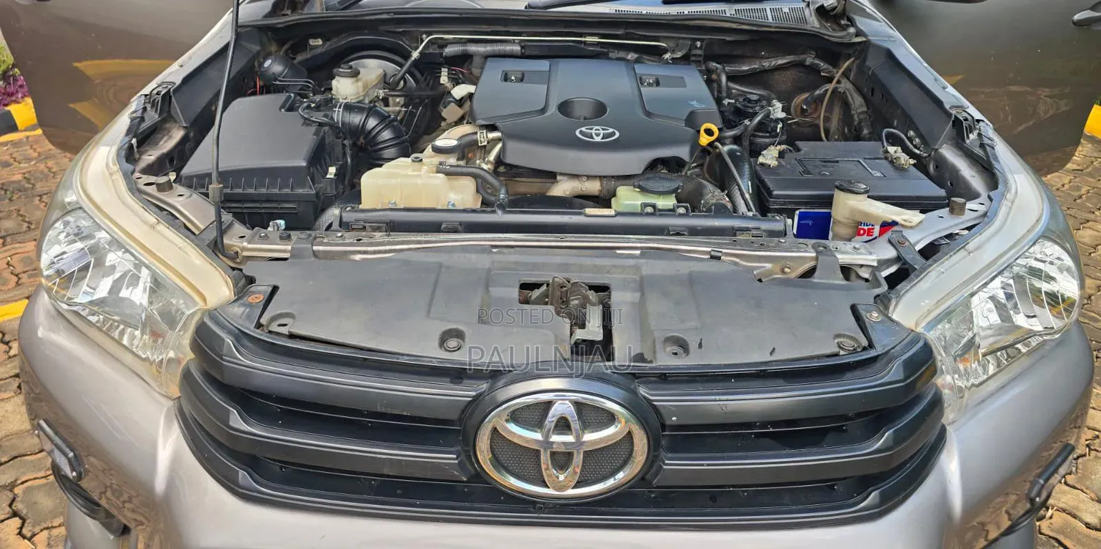 Toyota Hilux 2020 Gold