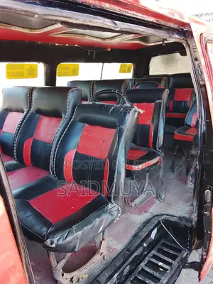 Nissan Caravan (Urvan) 2001 Red