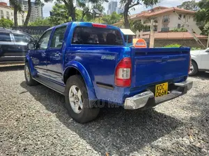 Isuzu D-MAX 2006 Blue