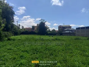 1/4acre King'ong'o Nyeri Town.