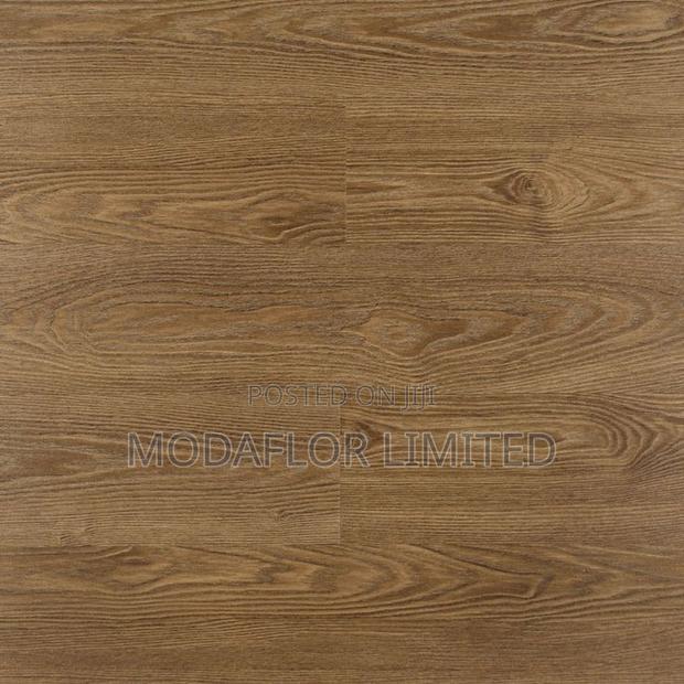 LVT Vinyl Planks for Clean, Modern and Elegant Floor Appearance