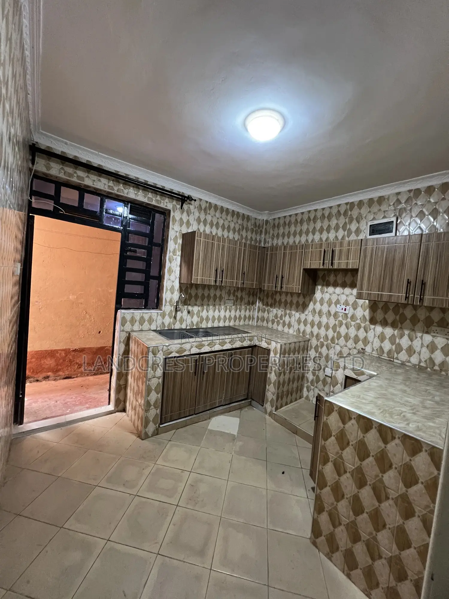 2bdrm Apartment in Ngoingwa Estate for rent