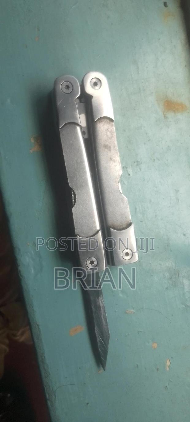 Pliers With Multi Knives
