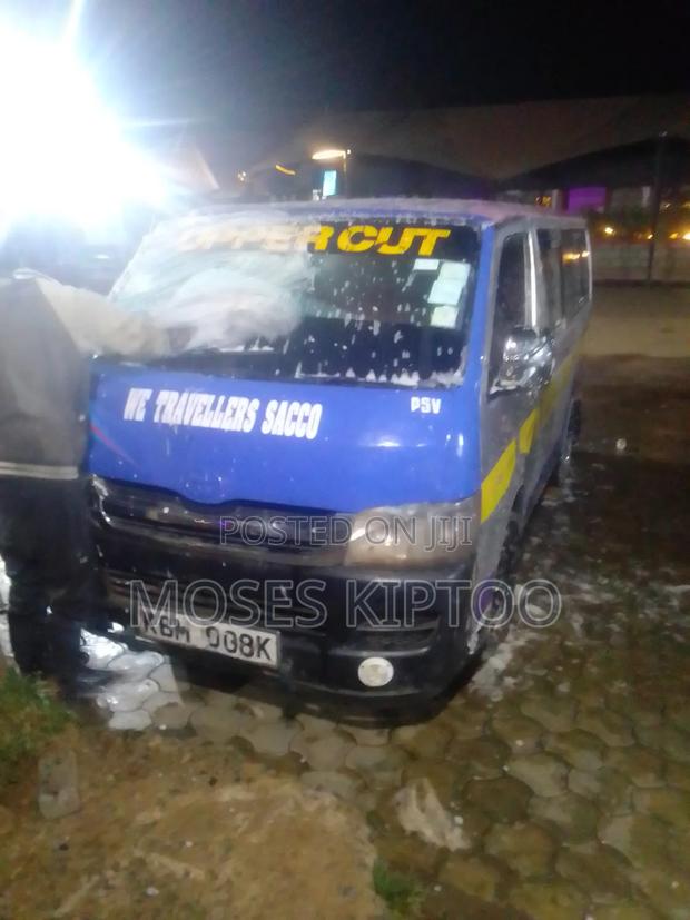 Toyota HiAce 2010 Silver - thumbnail 4