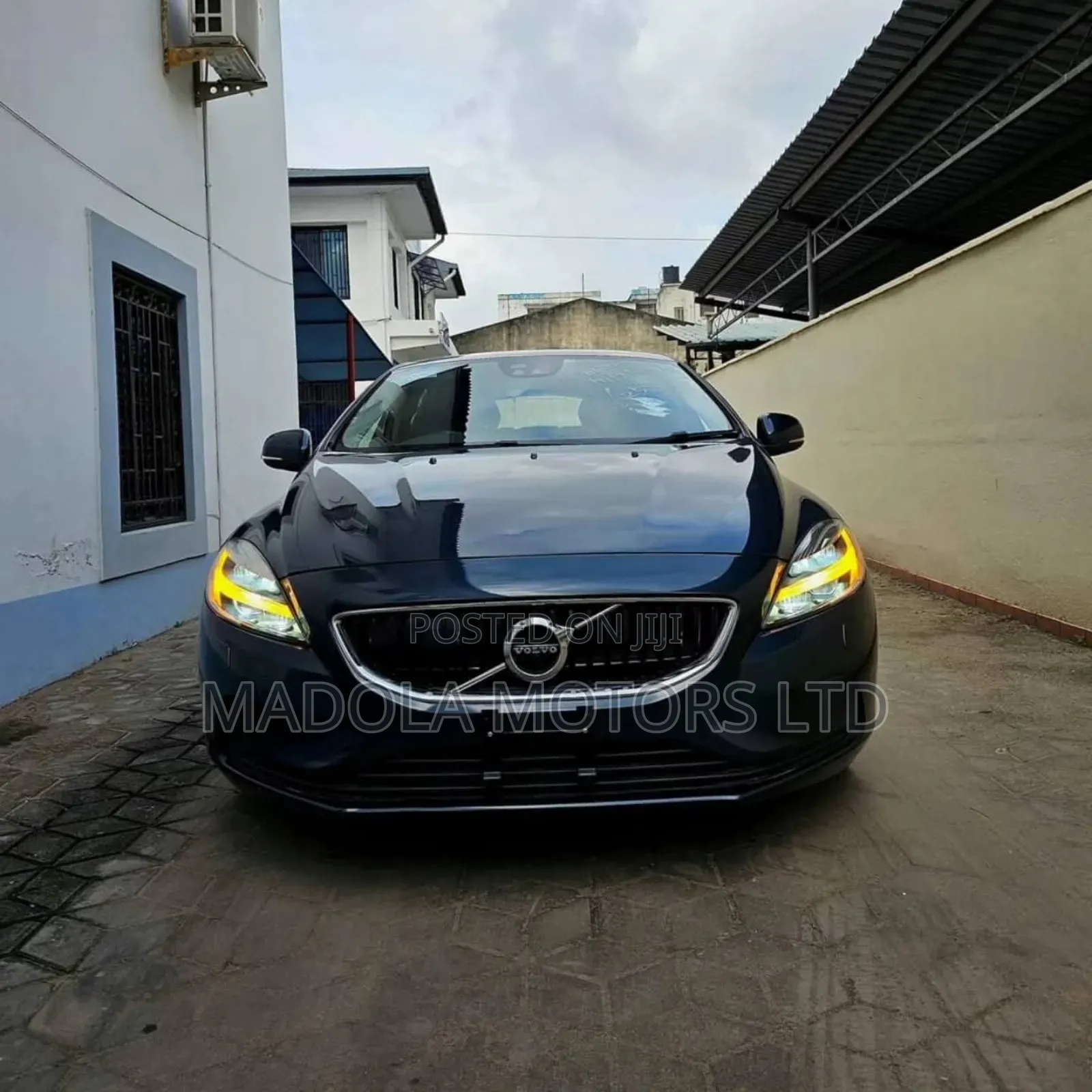 Volvo V40 2019 Blue