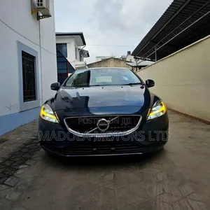Volvo V40 2019 Blue