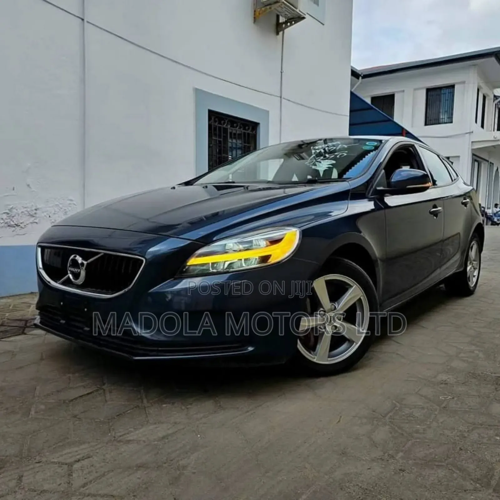 Volvo V40 2019 Blue