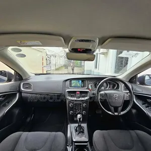 Volvo V40 2019 Blue
