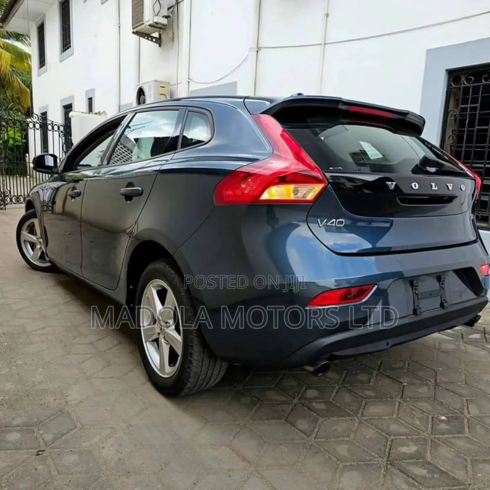 Volvo V40 2019 Blue