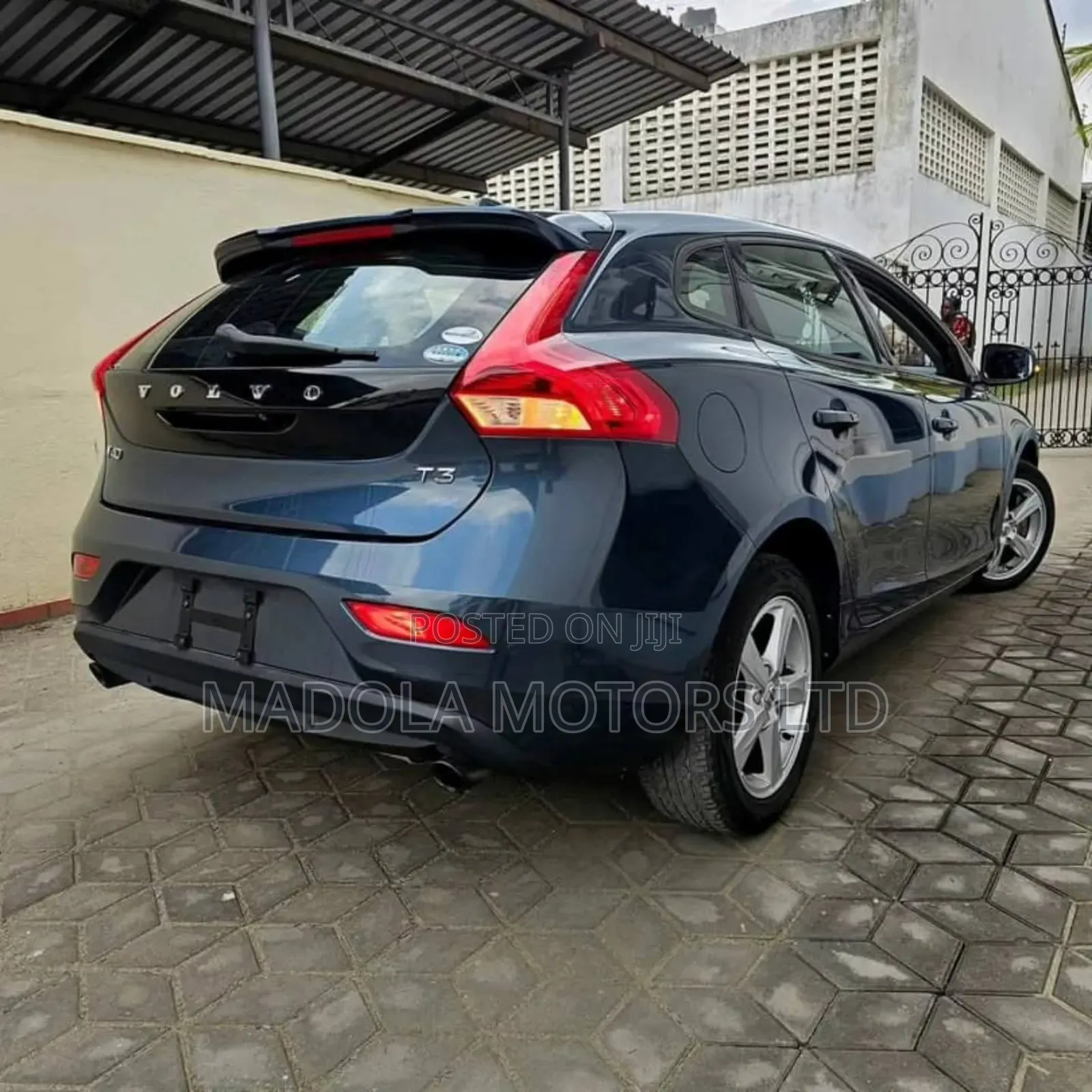 Volvo V40 2019 Blue