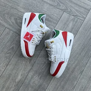 Nike Air Jordan 3 Retro "El Vuelo" Sneakers.