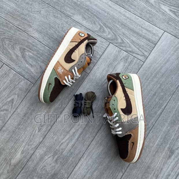 Nike Air Jordan 1 Retro Low Og Zion Williamson 'Voodoo'.