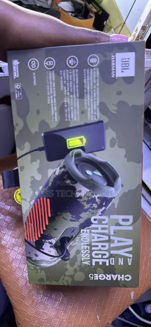 JBL Camouflage Charge 5 Bluetooth Speaker
