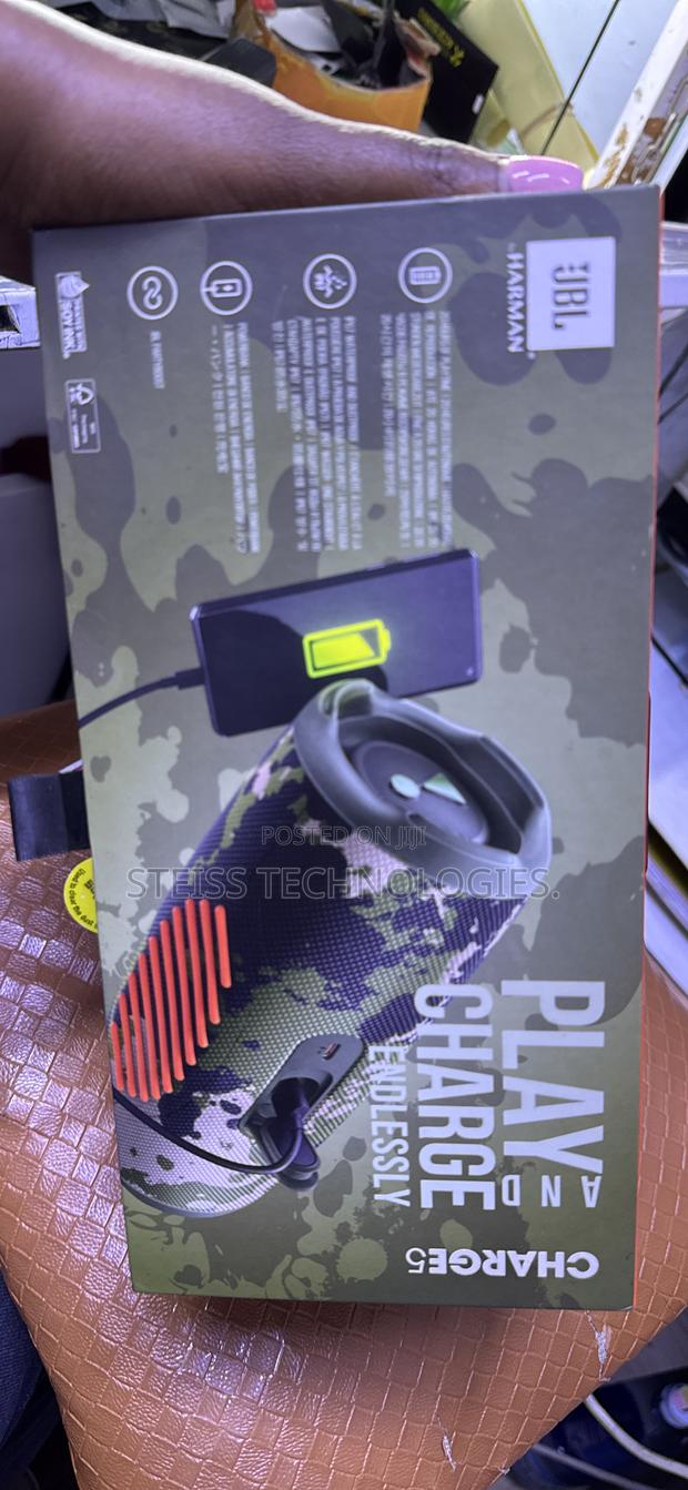 JBL Camouflage Charge 5 Bluetooth Speaker - thumbnail 2