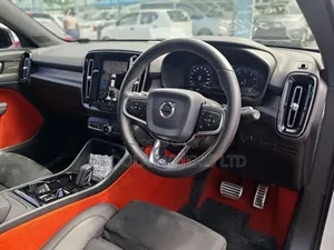 Volvo XC40 D3 Diesel AWD 2019 Pearl
