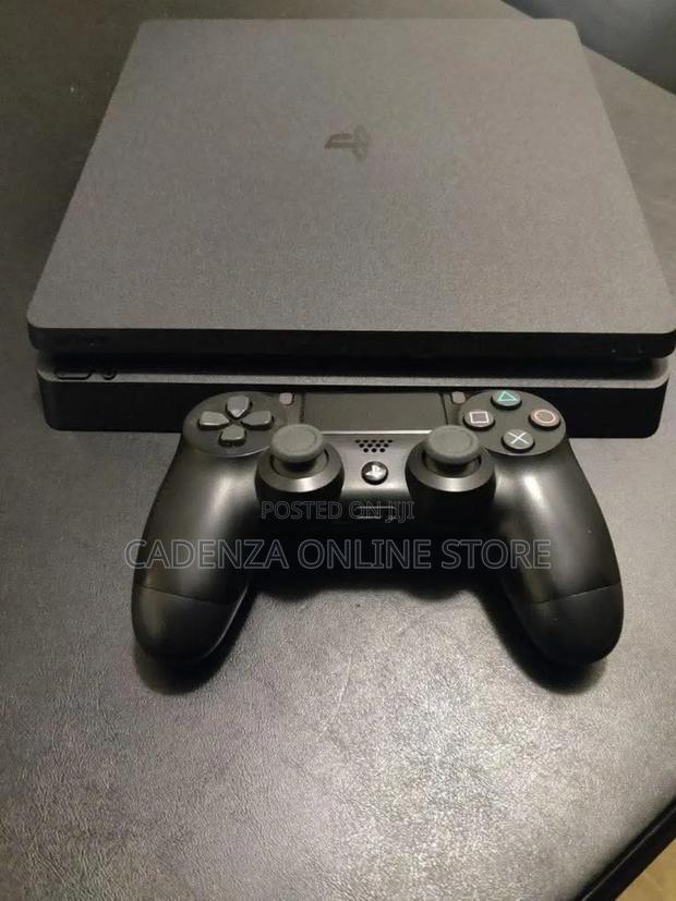 Used Ps4 Slim With 12 Games Chipped
