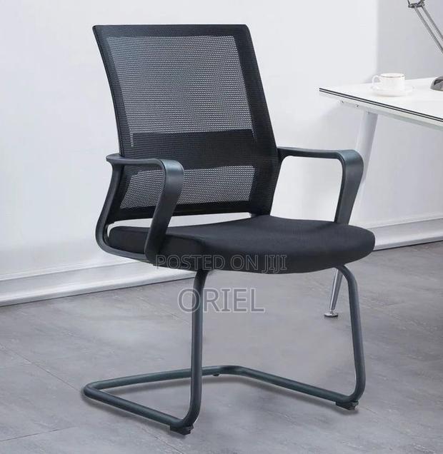 Mid Back Chairs : Mid-Back Waiting Room Office Chair - thumbnail 2