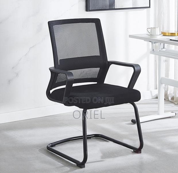 Mid Back Chairs : Mid-Back Waiting Room Office Chair - thumbnail 3