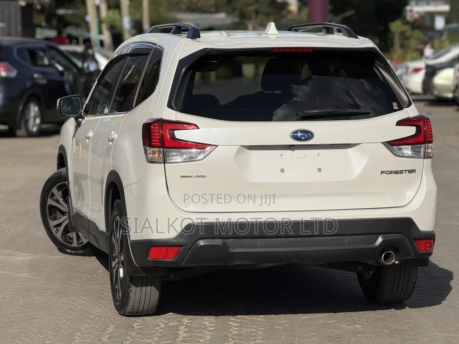 Subaru Forester Premium AWD 2019 White