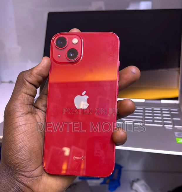 Apple iPhone 13 256 GB Red - main view