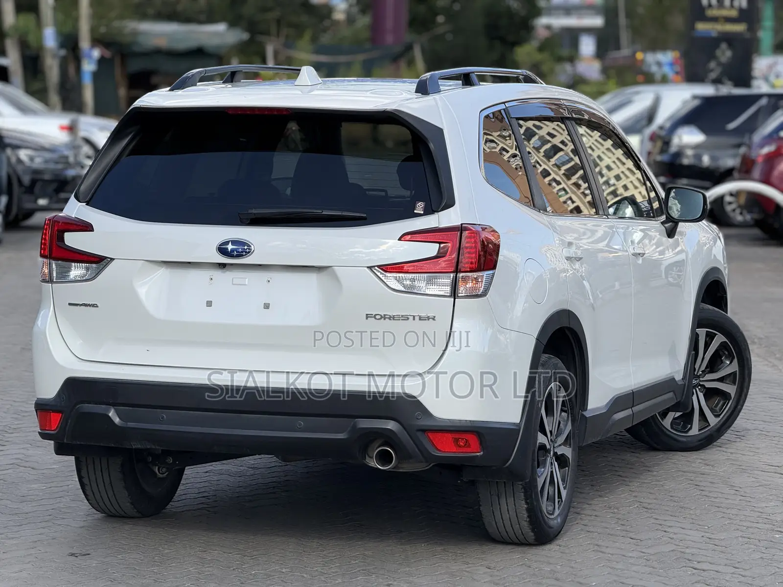 Subaru Forester Premium AWD 2019 White
