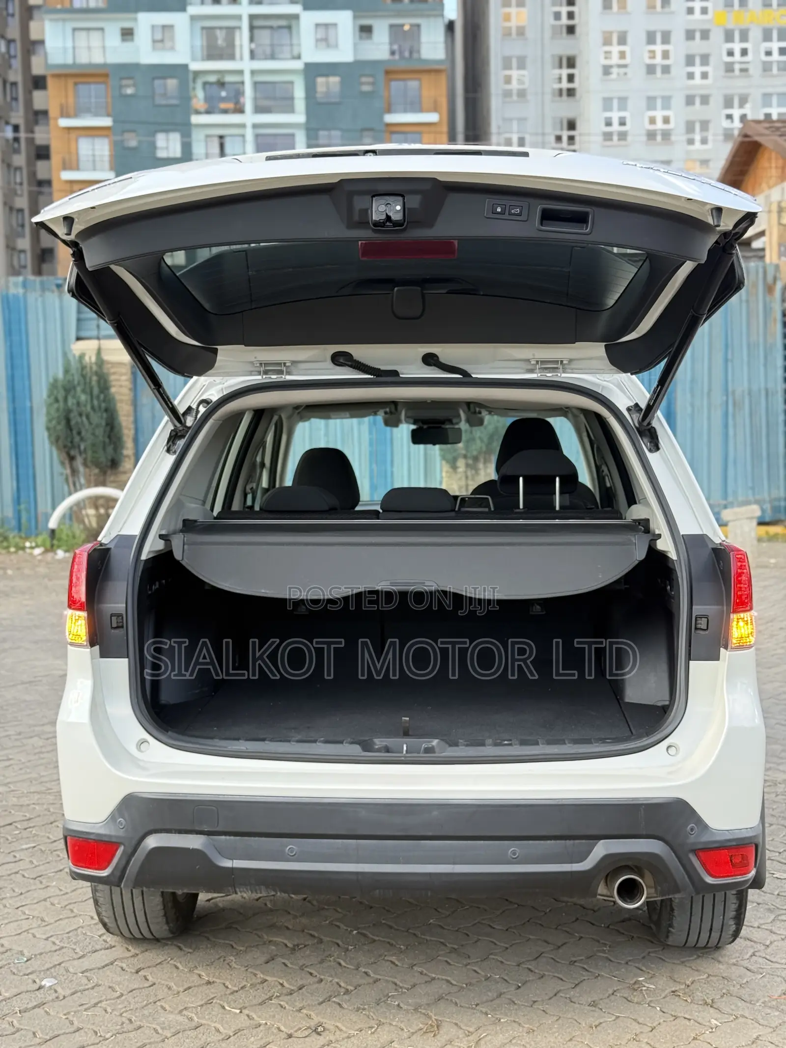 Subaru Forester Premium AWD 2019 White