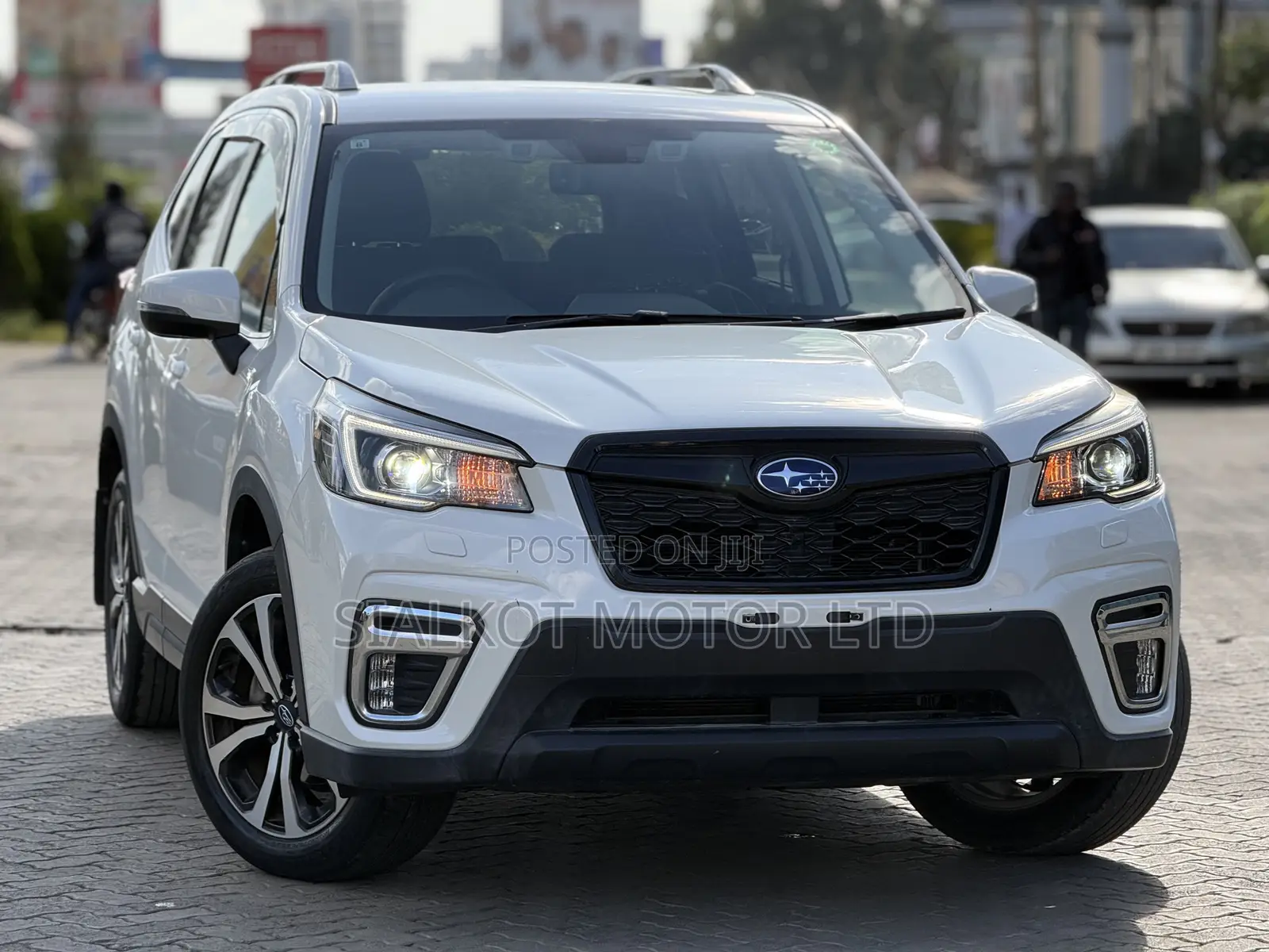 Subaru Forester Premium AWD 2019 White