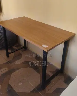 Office Tables : Modern Wooden Study Desk for Office