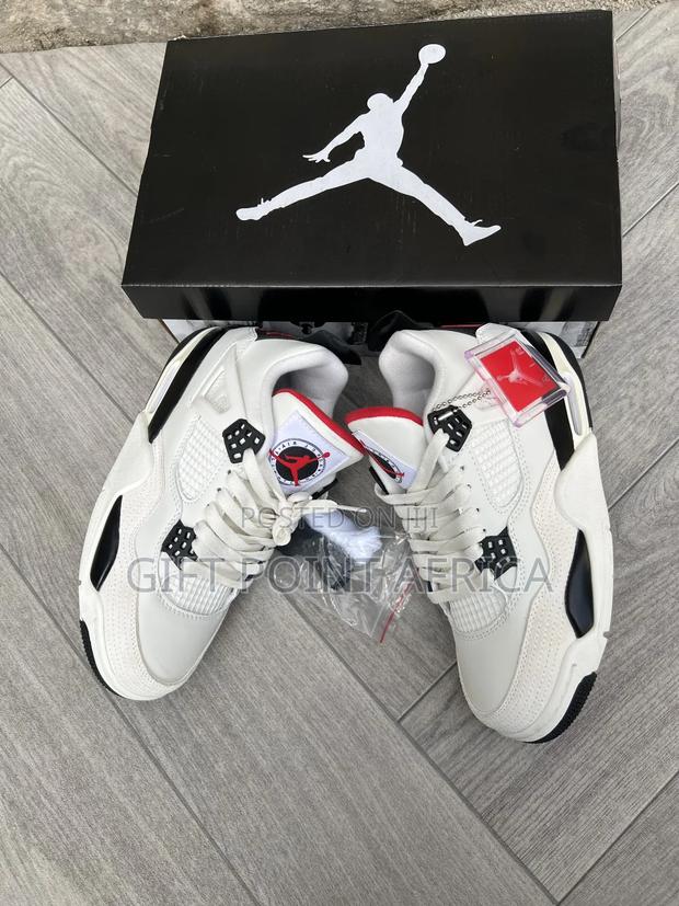 Air Jordan 4 Retro "Flight Club Sneakers
