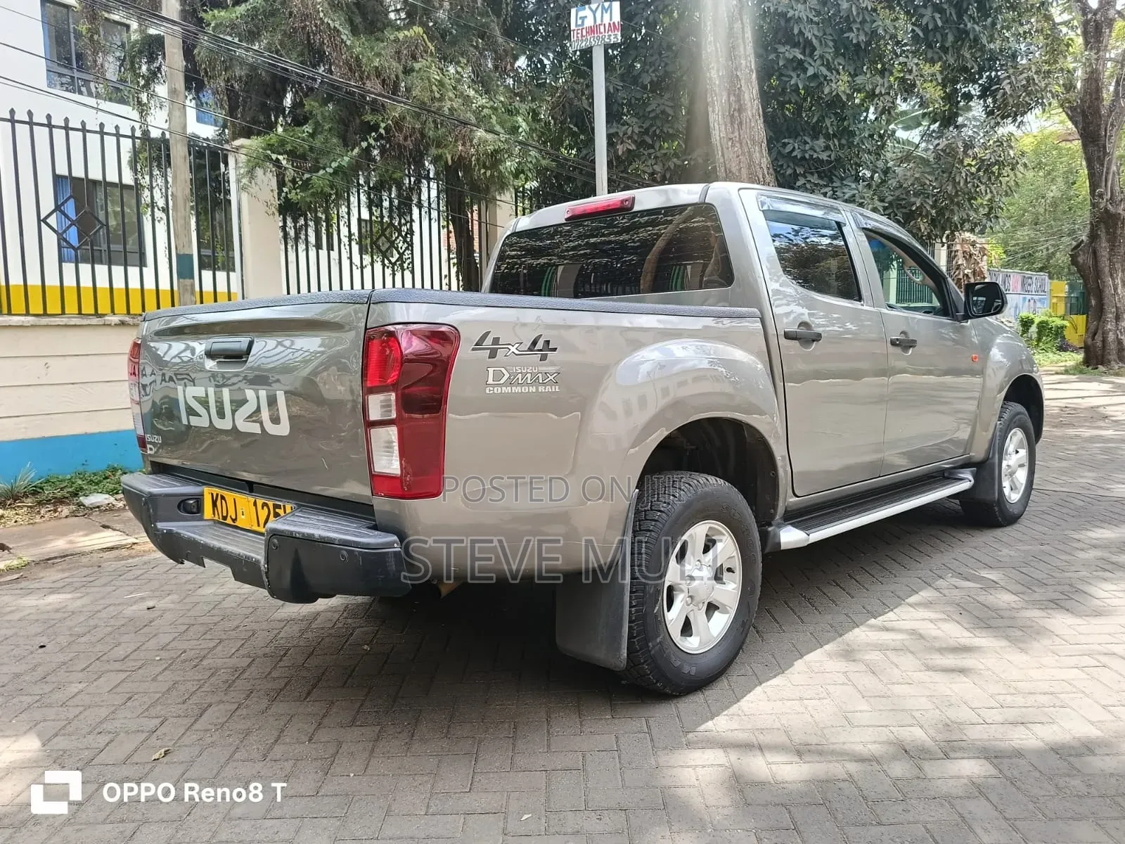 Isuzu D-MAX 2021 Brown