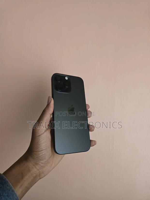 Apple iPhone 16 Pro Max 256 GB Black - thumbnail 3