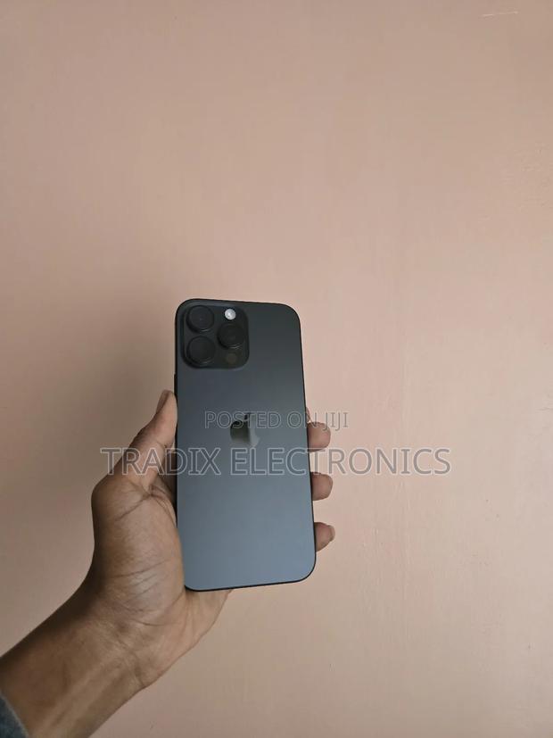 Apple iPhone 16 Pro Max 256 GB Black - thumbnail 4