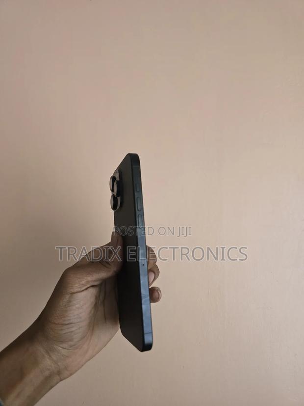 Apple iPhone 16 Pro Max 256 GB Black - thumbnail 6