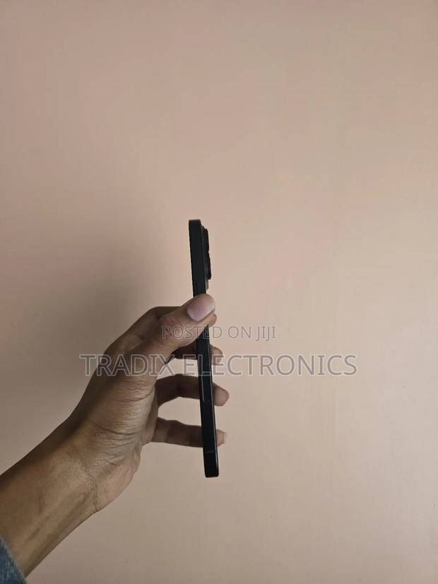 Apple iPhone 16 Pro Max 256 GB Black - thumbnail 8