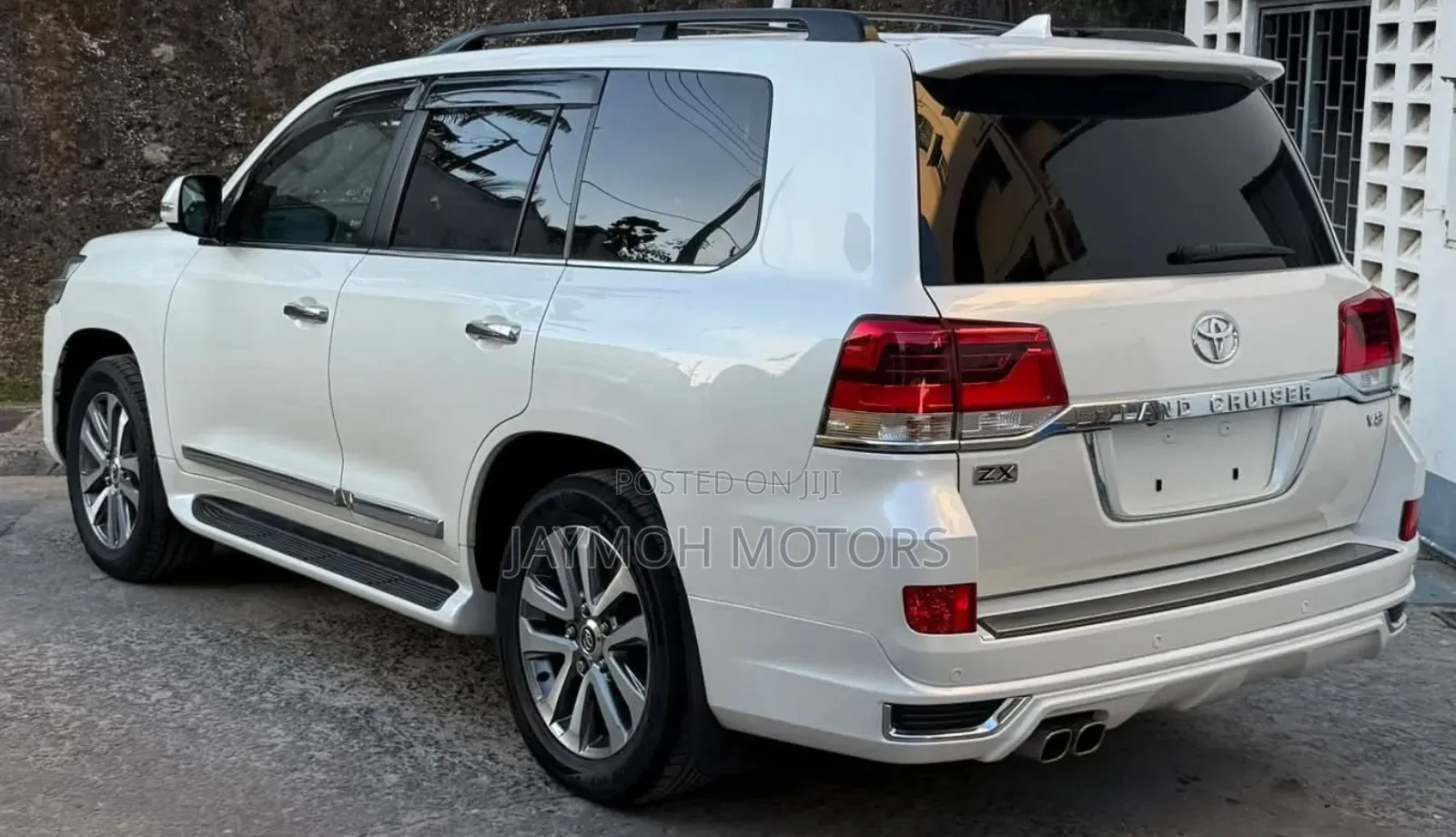 Toyota Land Cruiser 2018 White