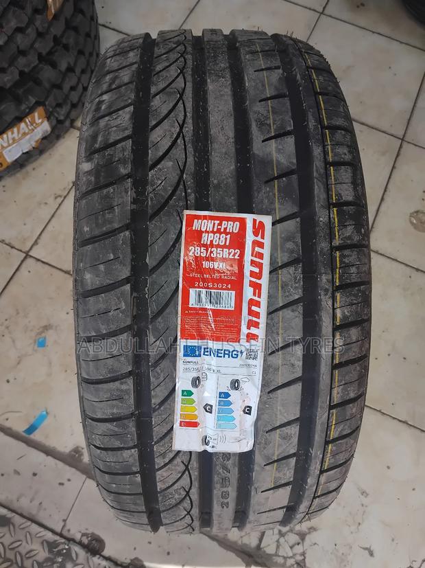285/35 R22 Sunfull Hp881