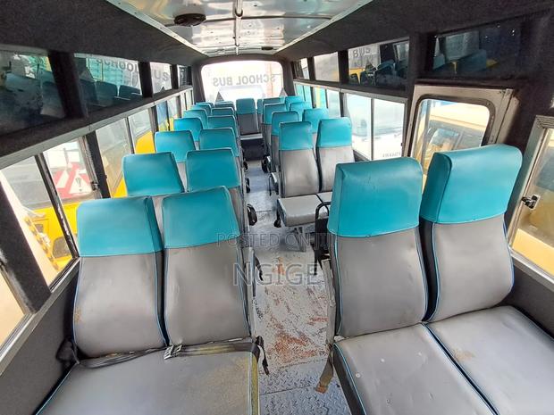 Isuzu Executive Bus 2009 Yellow - thumbnail 7